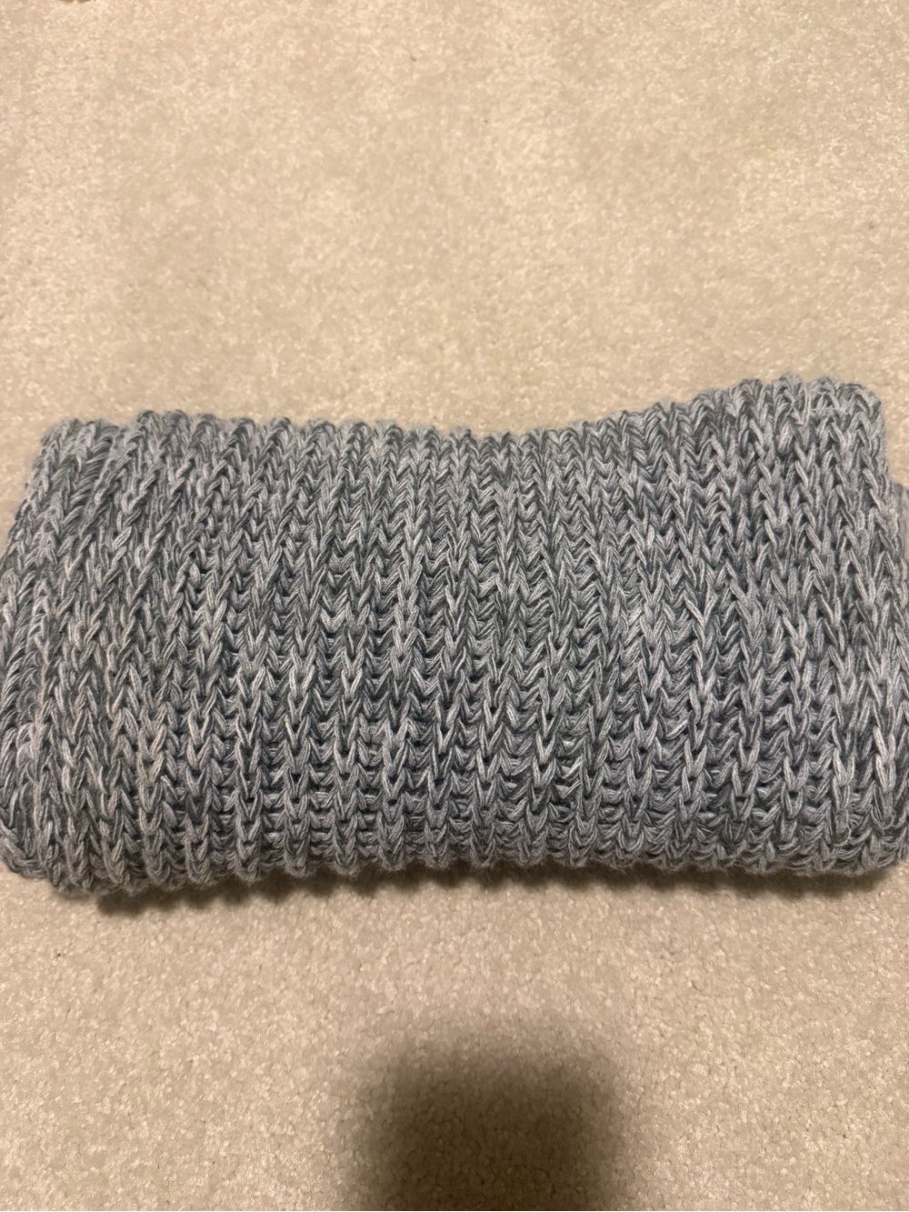 Source Unknown Light Gray Knit Scarf